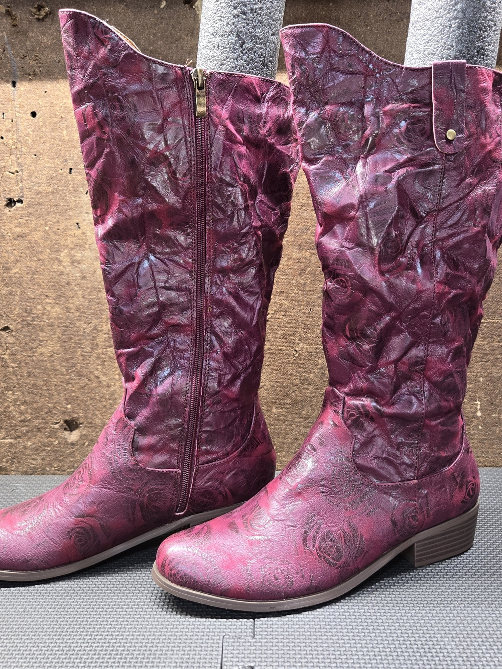 Women's Burgundy Tall Fashion Boots Sz8